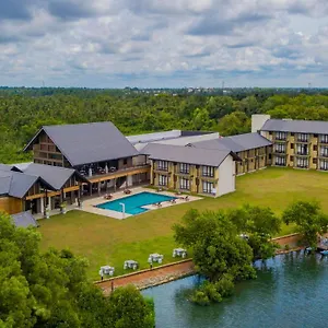 Отель Amora Lagoon *****