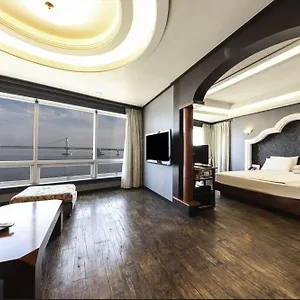 Hotel Bridge, Ciudad Metropolitana de Busan